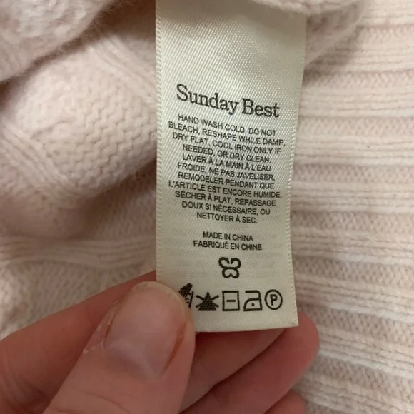 Sunday Best V-Neck Cable Knit Sweater in blush pink Medium Scandi Girl cozy - Picture 7 of 10